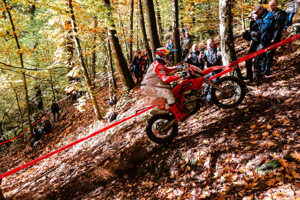 ANDREA VERONA CROWNED 2025 ENDURO2 WORLD CHAMPION! | GASGAS